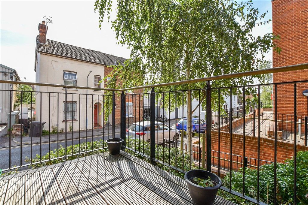 Property photo 3 of 14 Balcony