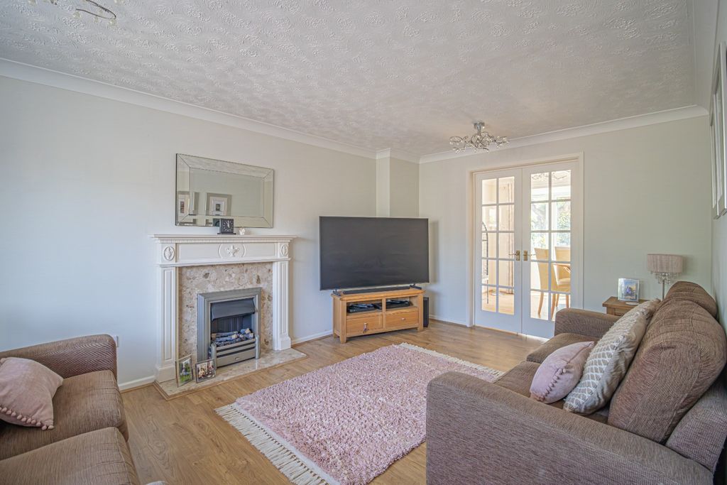 Property photo 3 of 33 4282324
