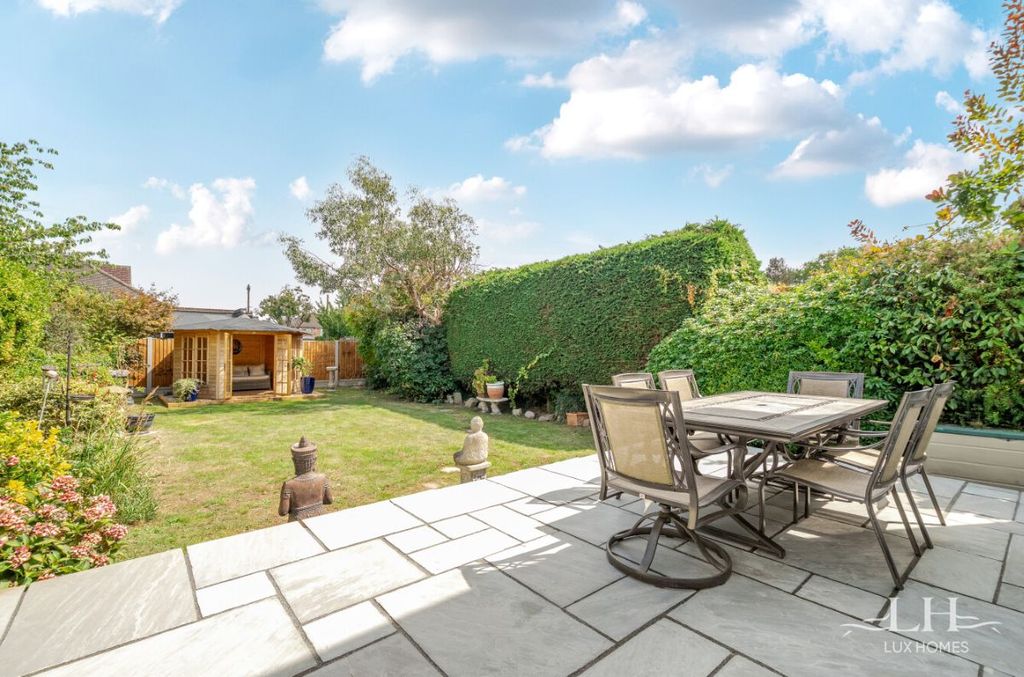 Property photo 3 of 23