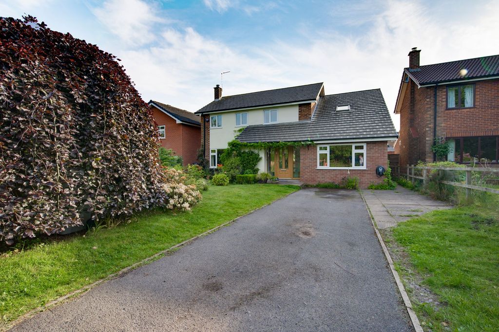 Property photo 3 of 44