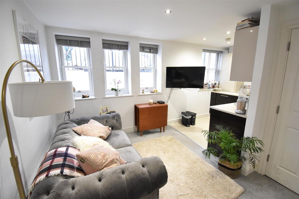 Property photo 3 of 10 Dsc_1684.Jpg