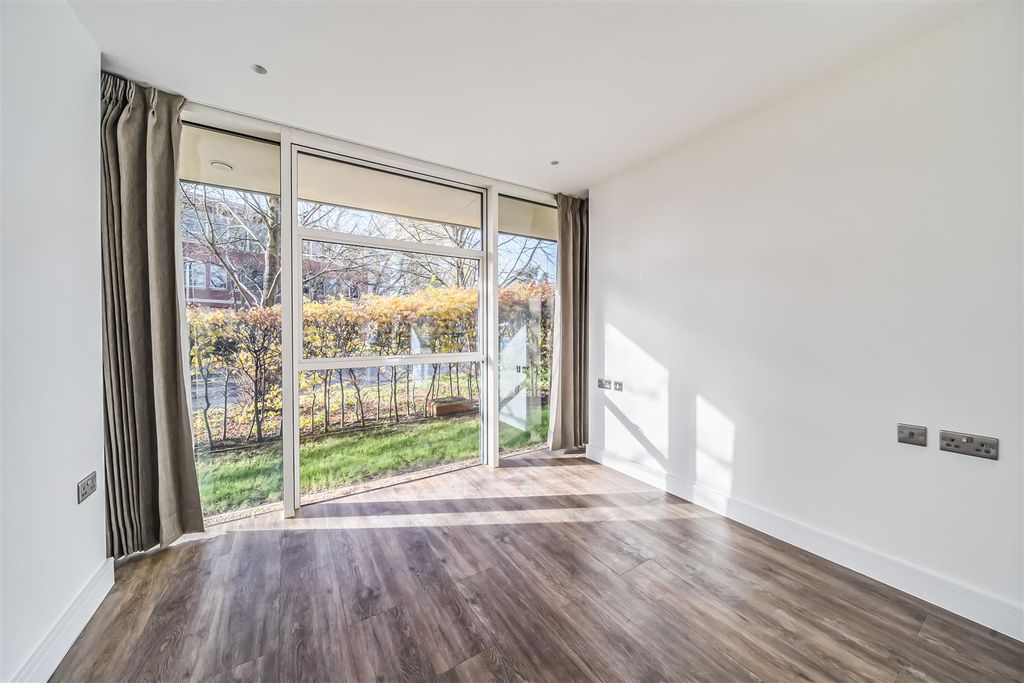 Property photo 2 of 17 1385626-24-69298B1Cce731.Jpg