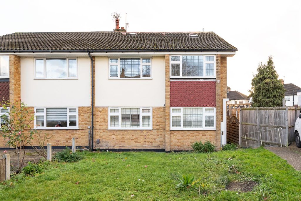 Property photo 1 of 22 Onslow Close E4