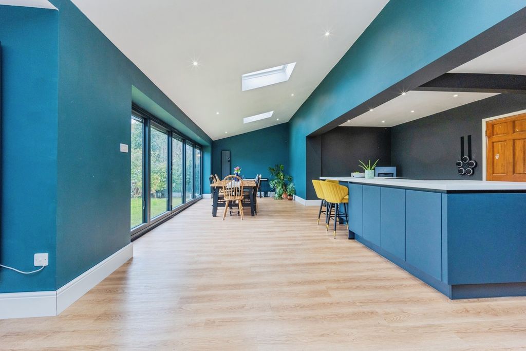 Property photo 3 of 26 Pbox-Img.Jpg