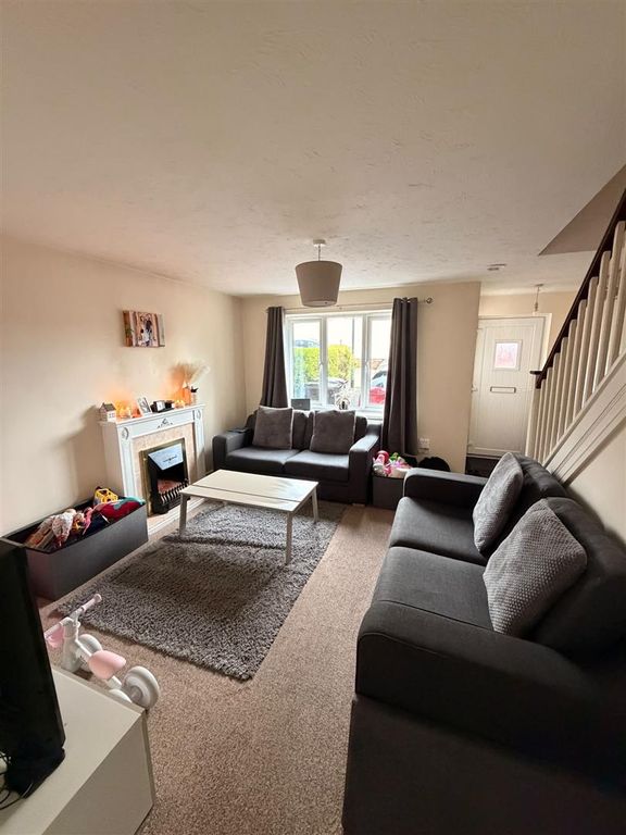 Property photo 3 of 7 Lounge.Jpg