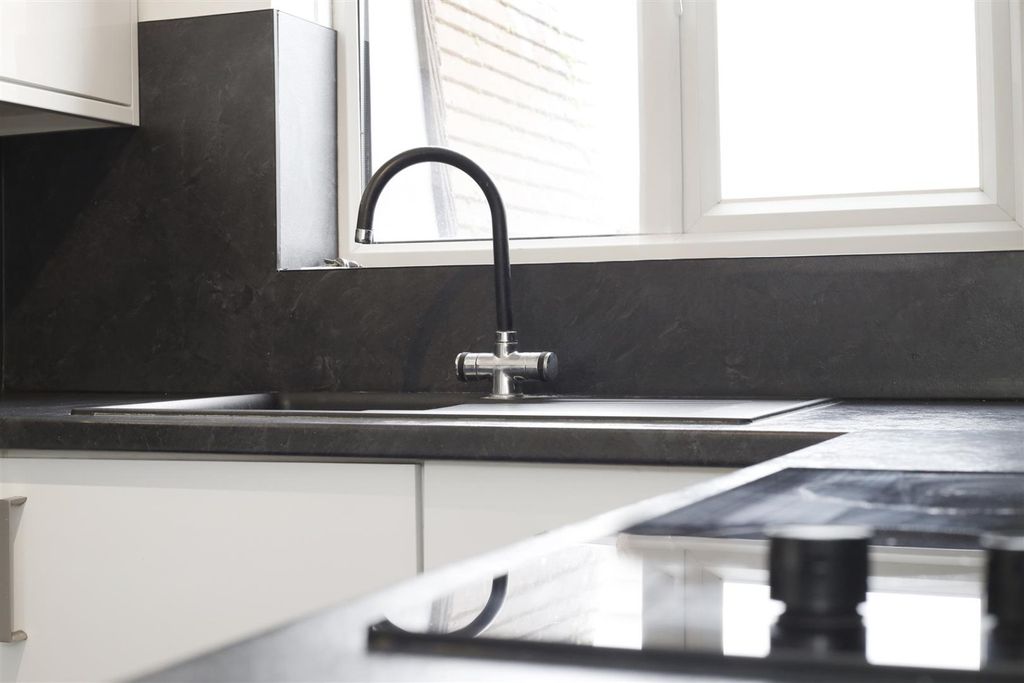 Property photo 3 of 7 4933593