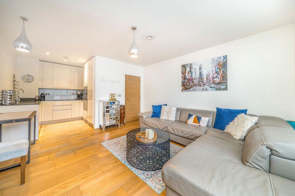 Property photo 3 of 6