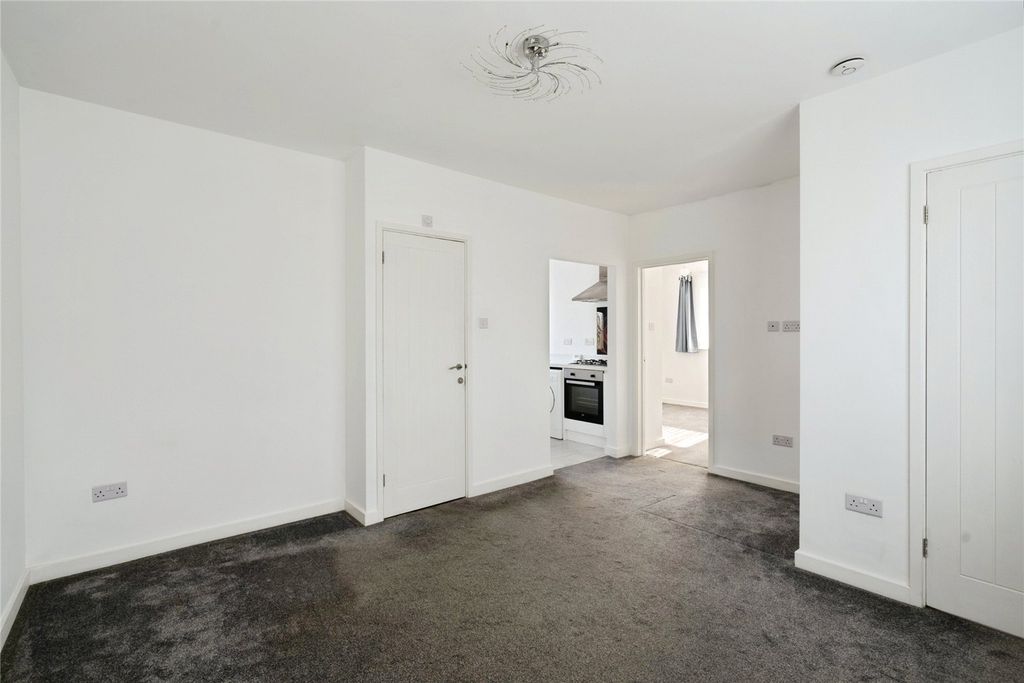 Property photo 3 of 20 Picture No. 11