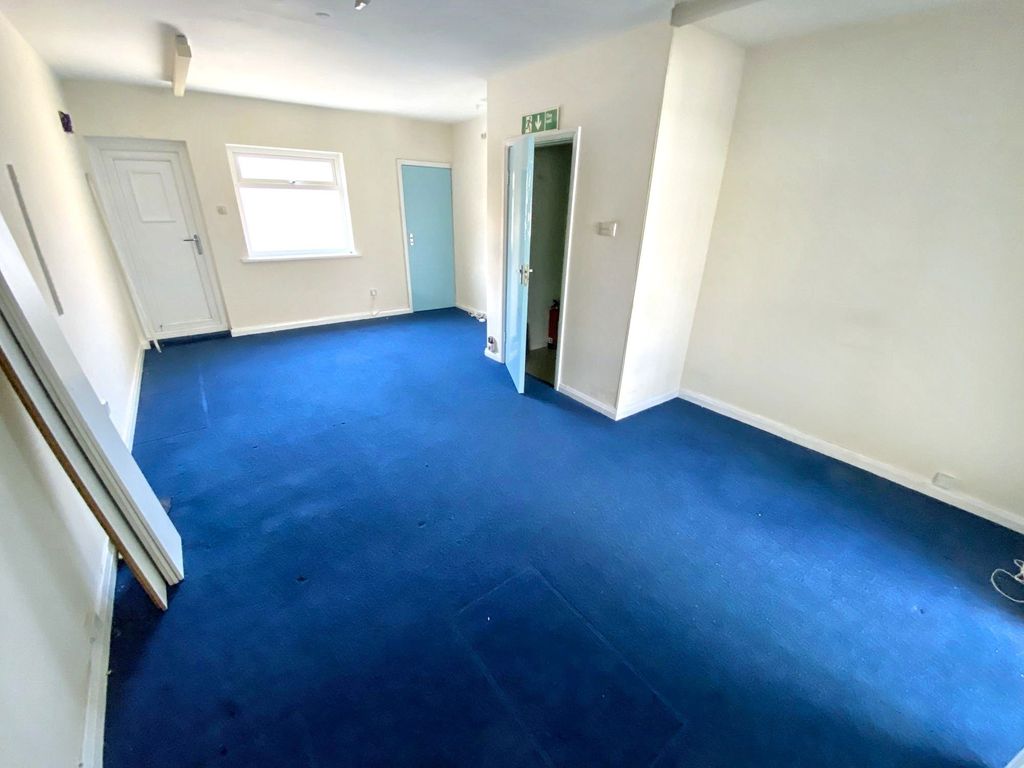 Property photo 1 of 4