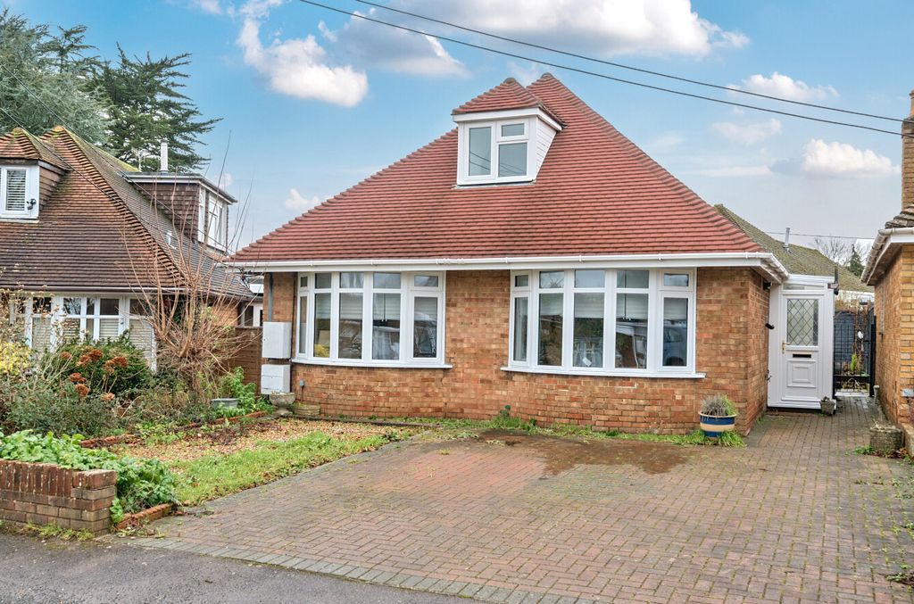 Property photo 1 of 9 1397704-1-6964Ca2...