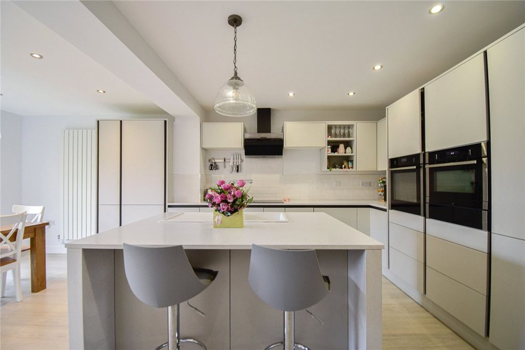 Property photo 2 of 21 Picture No. 06