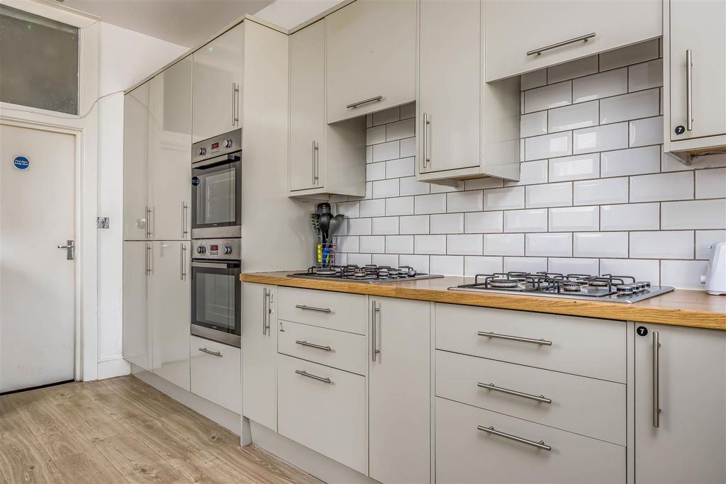 Property photo 3 of 20 59 Waverley Road, Southsea-Small-Porticomarketing-