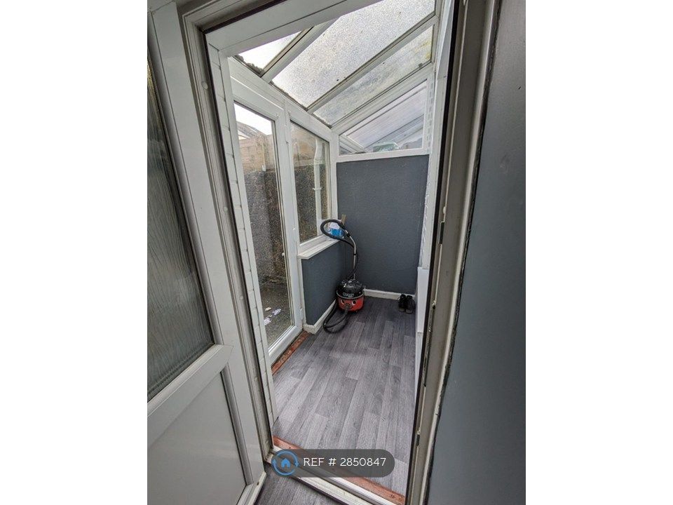 Property photo 3 of 11 Utility Room