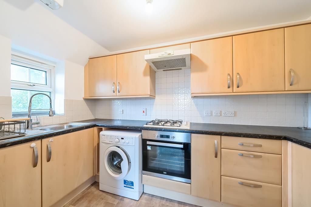Property photo 3 of 10 Kitchen