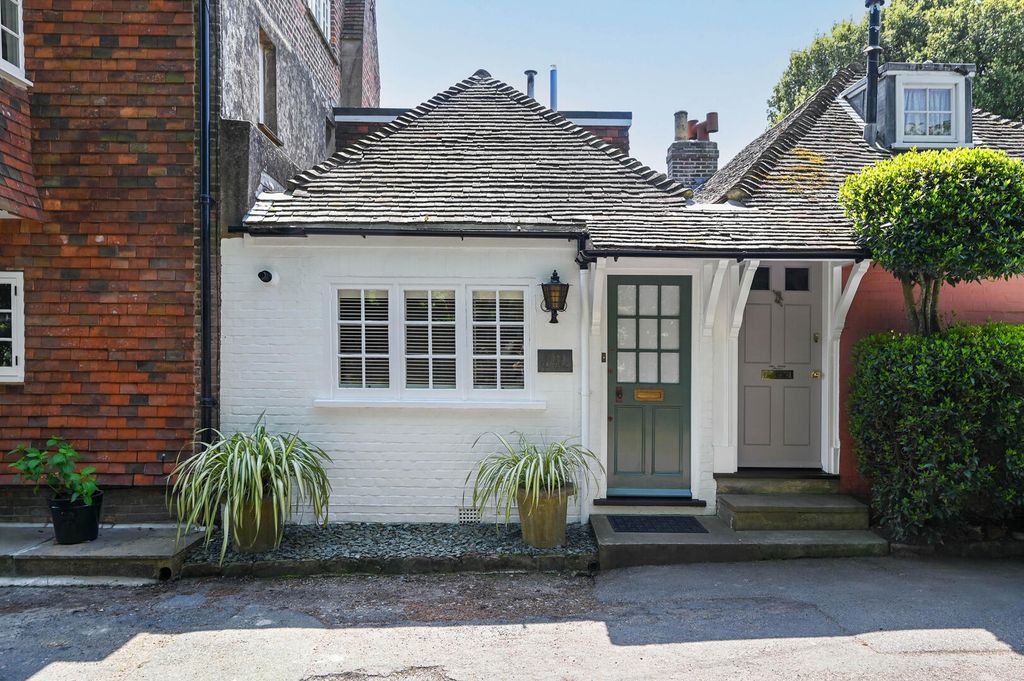 Property photo 1 of 13 Front (Exterior)