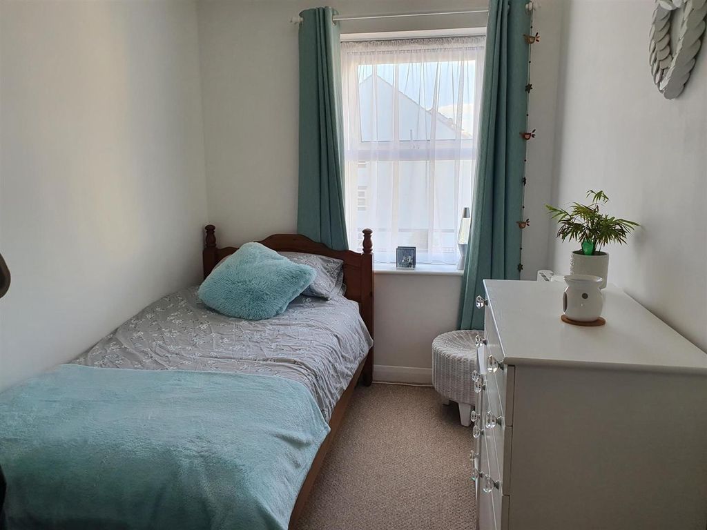 Property photo 2 of 11 Bedroom 2