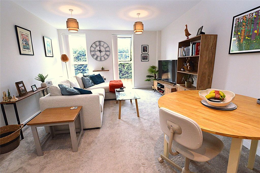 Property photo 3 of 14 Picture No. 09