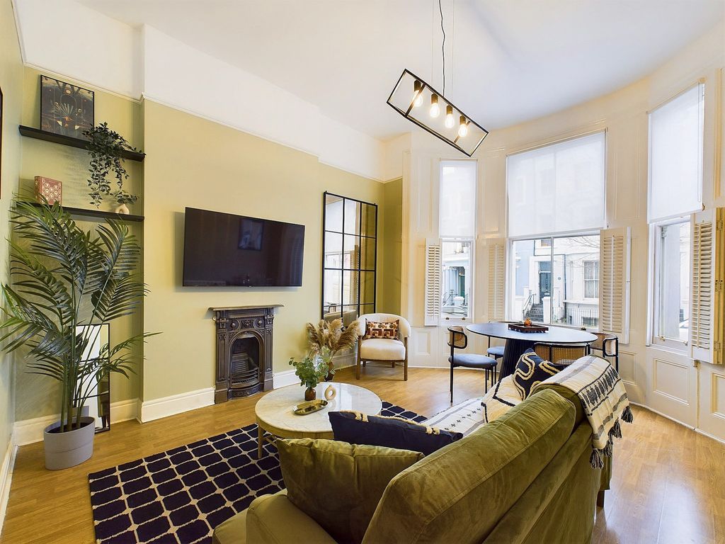 Property photo 1 of 16 Living Room