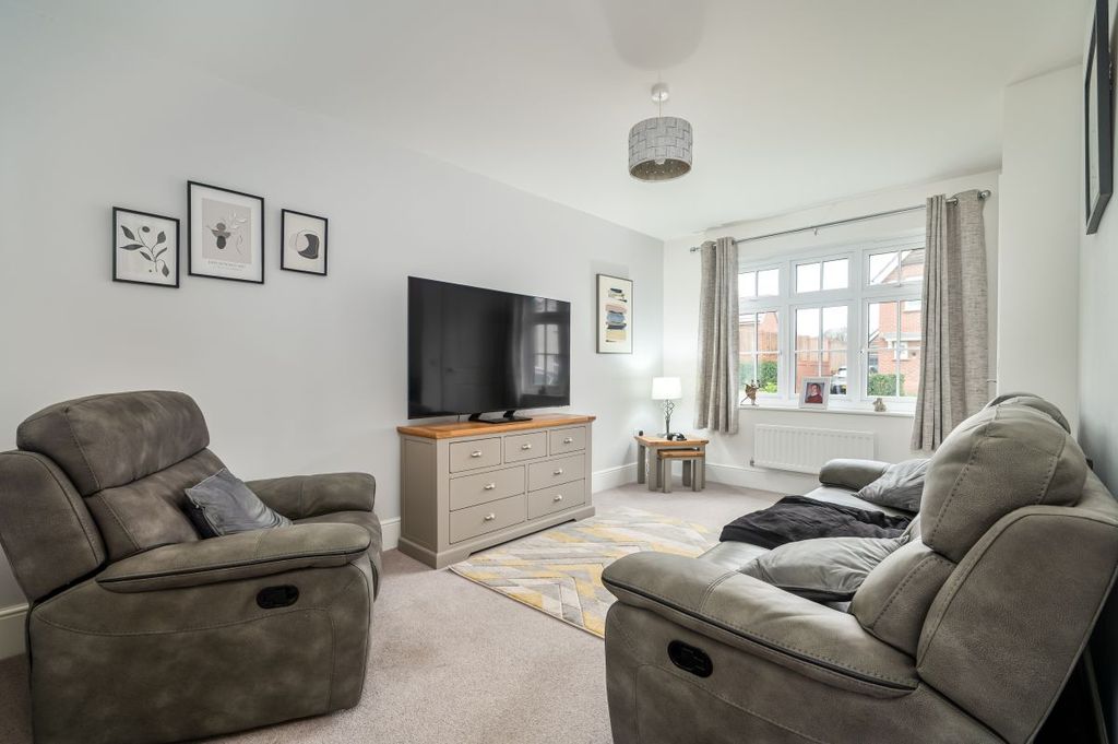 Property photo 2 of 20