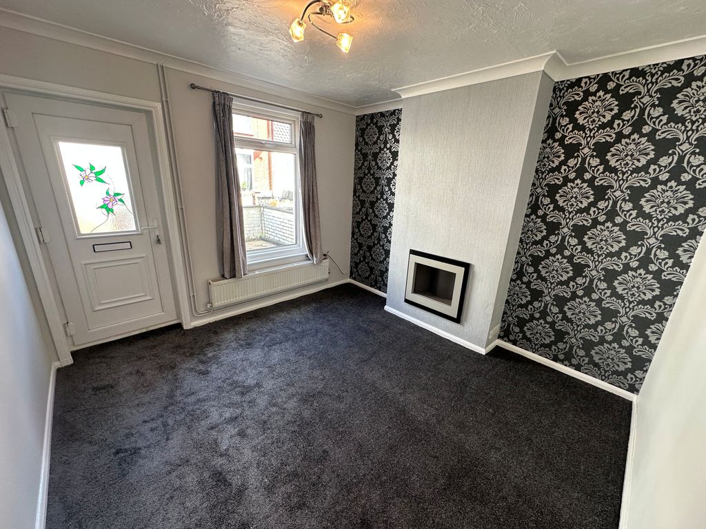 Property photo 2 of 10 Living Room