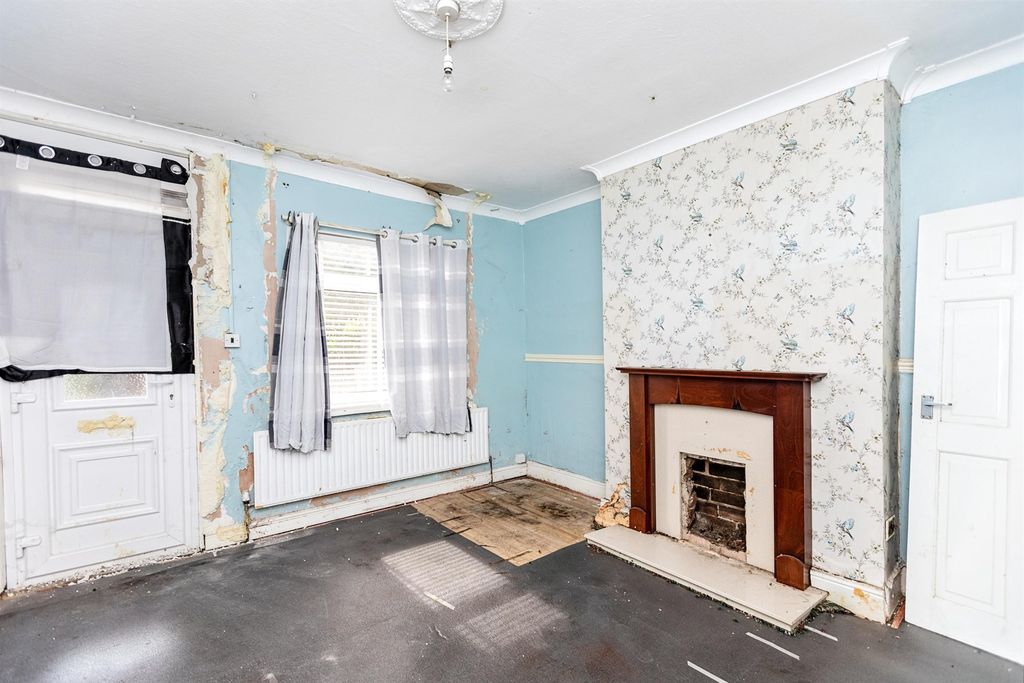 Property photo 2 of 9