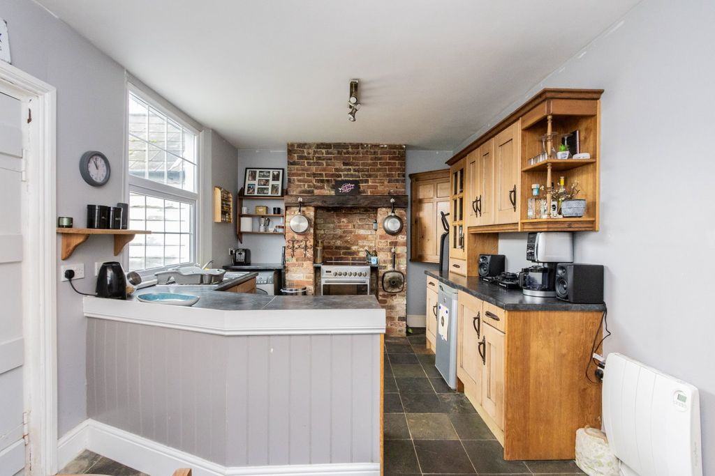 Property photo 3 of 13