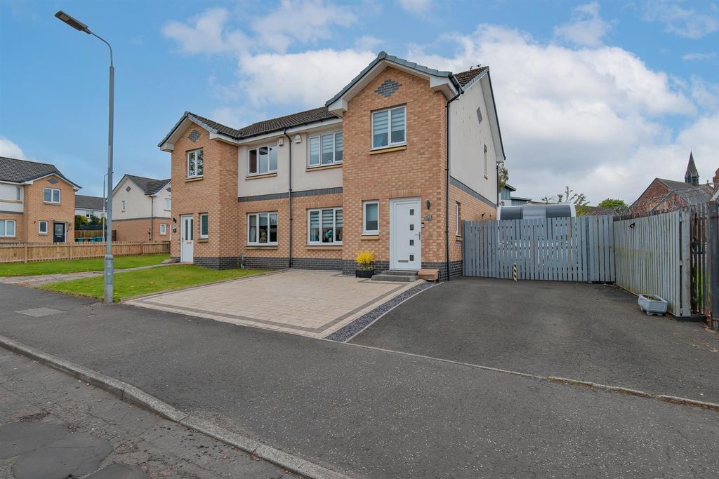 Property photo 3 of 42 003-133 Roman Road, Motherwell, ML1 1Ea.Jpg
