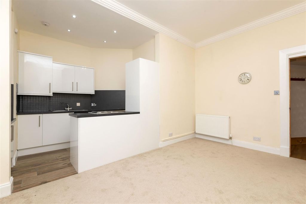 Property photo 2 of 8 1-1_6_Townhead_Kirkintilloch_002.Jpg
