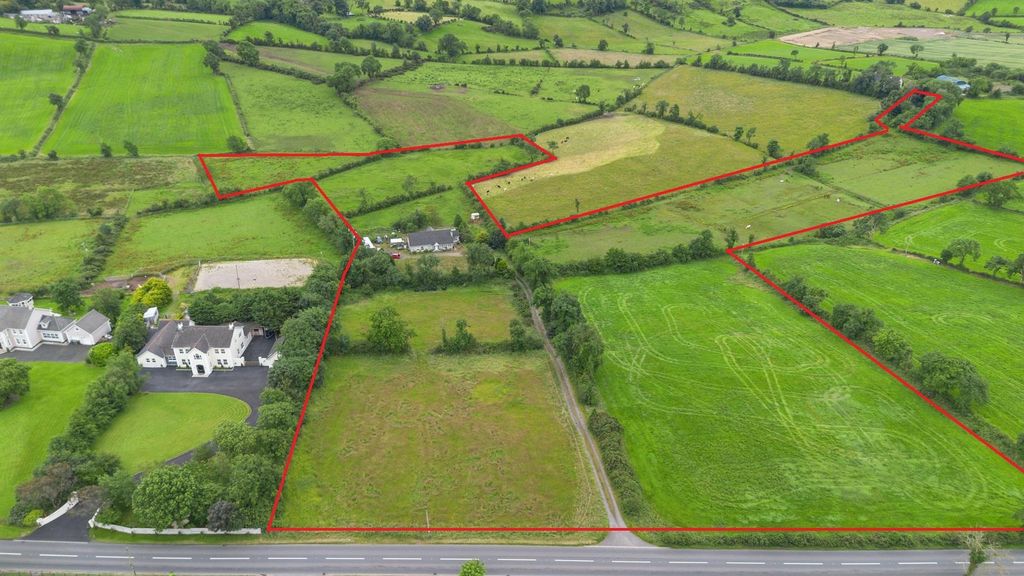 Property photo 1 of 30 246 Ballynahinch Road 202.Jpg