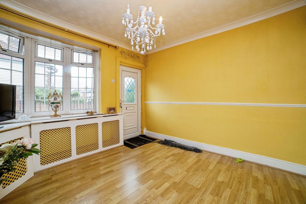 Property photo 3 of 18 Pbox-Img.Jpg
