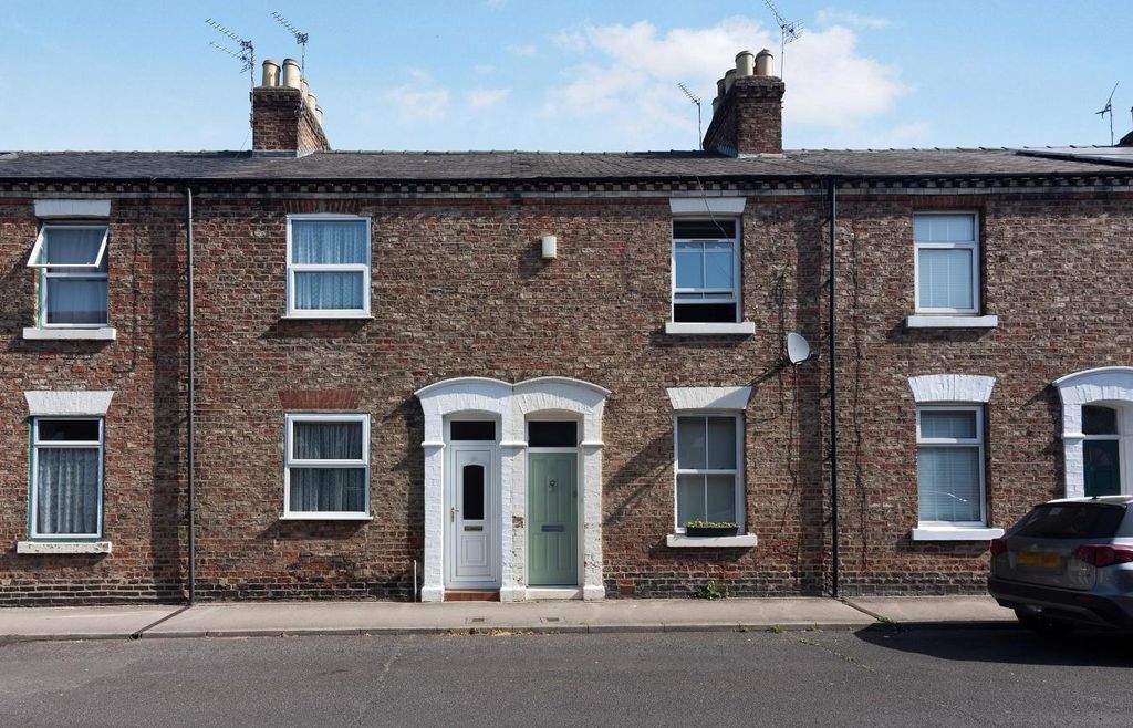 Property photo 1 of 16 Ambrose St.Jpg