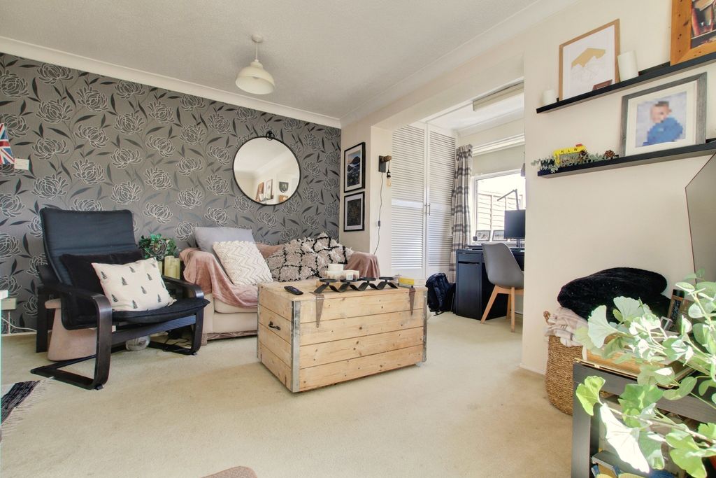 Property photo 3 of 8