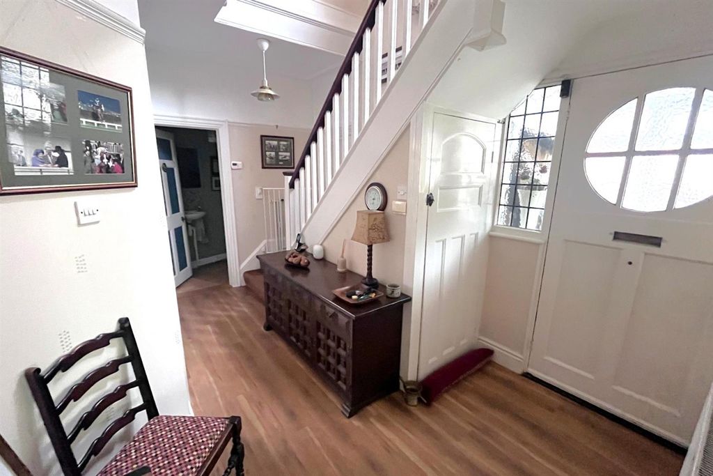 Property photo 2 of 18