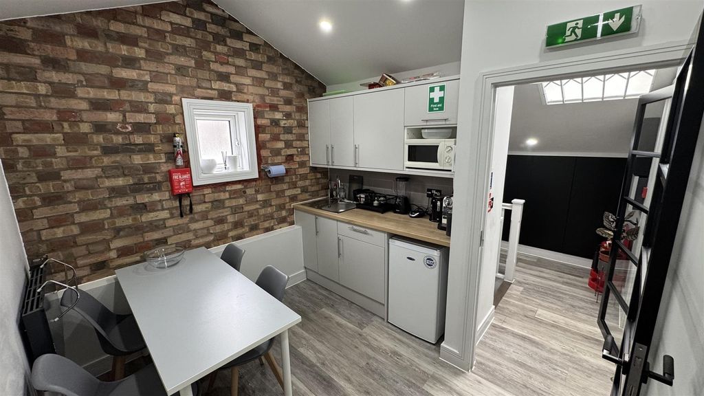 Property photo 3 of 14 20260306_130034089_Ios.Jpg