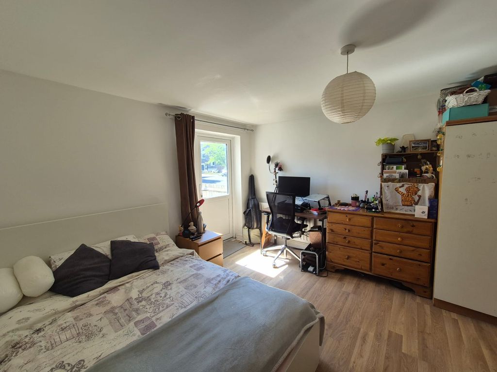 Property photo 1 of 4