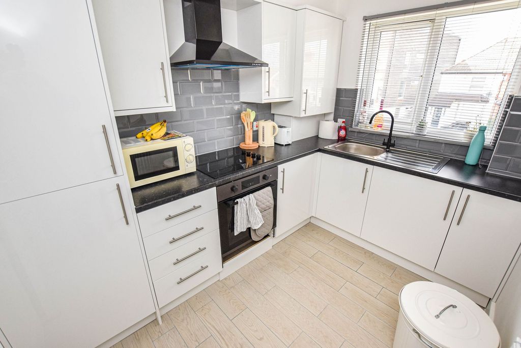 Property photo 2 of 10 Photo 8