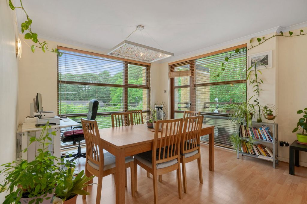 Additional image 6 of 3 bed flat for saleWoodward Place, Loughton Lodge, Milton Keynes MK8