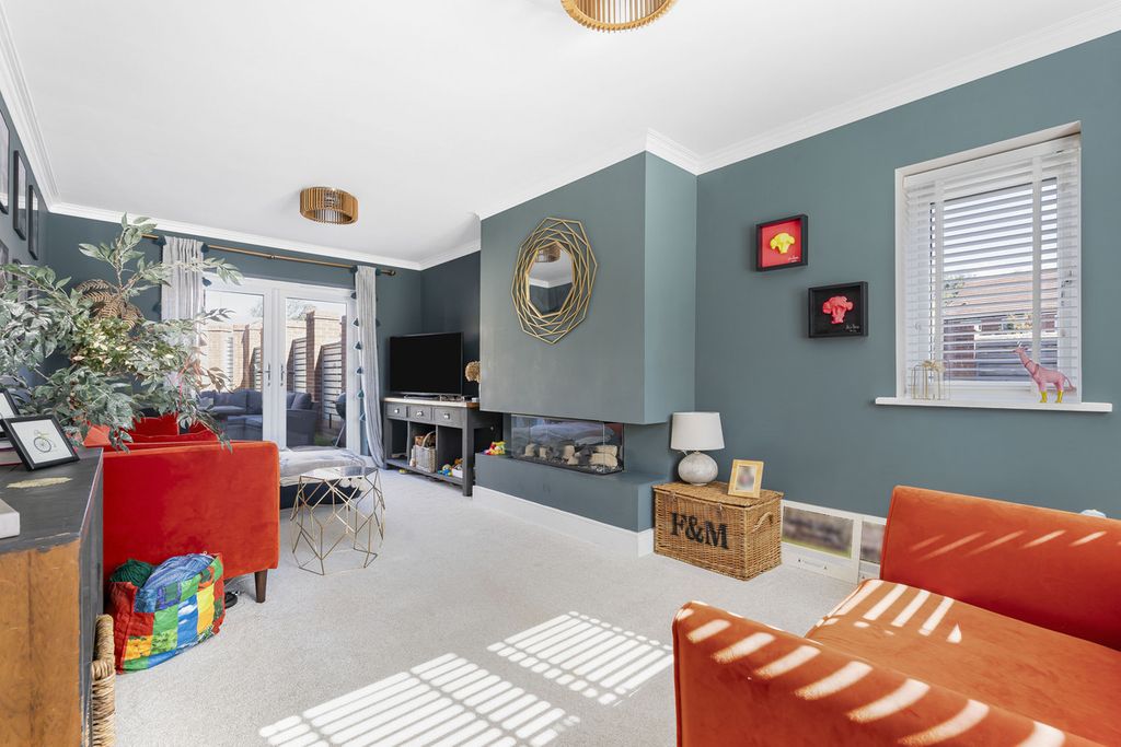 Property photo 2 of 18