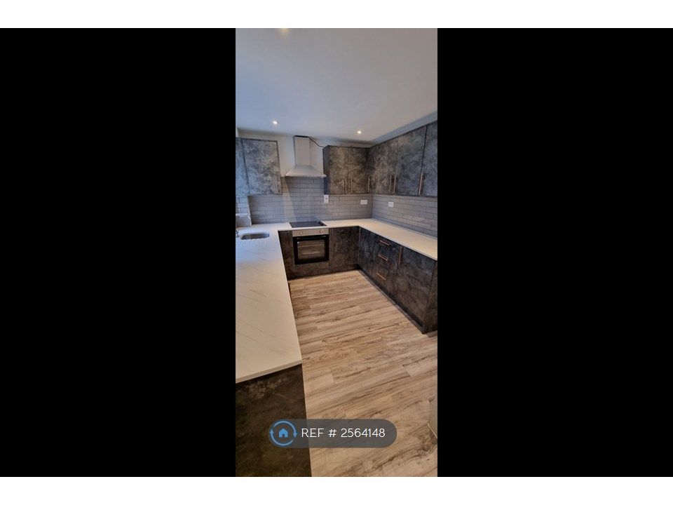 Property photo 3 of 13 Kitchen