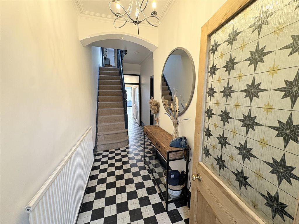 Property photo 2 of 48 Hallway