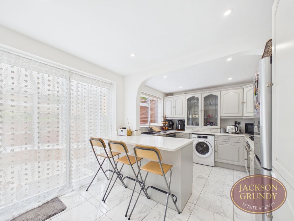 Property photo 3 of 18 Seaton Drive