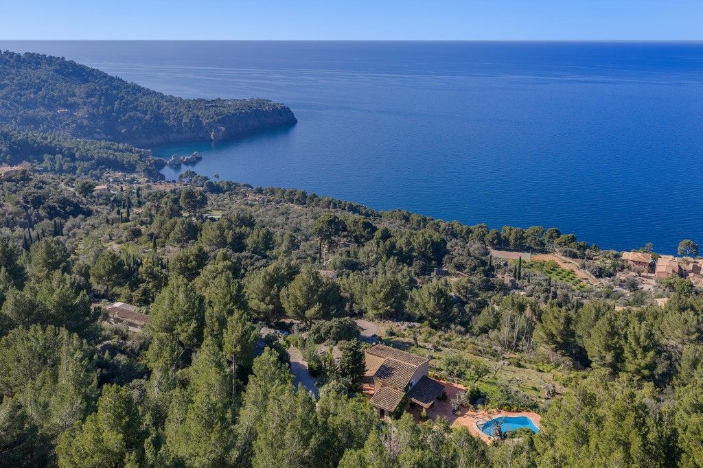 Property photo 2 of 20 Aerial (1)