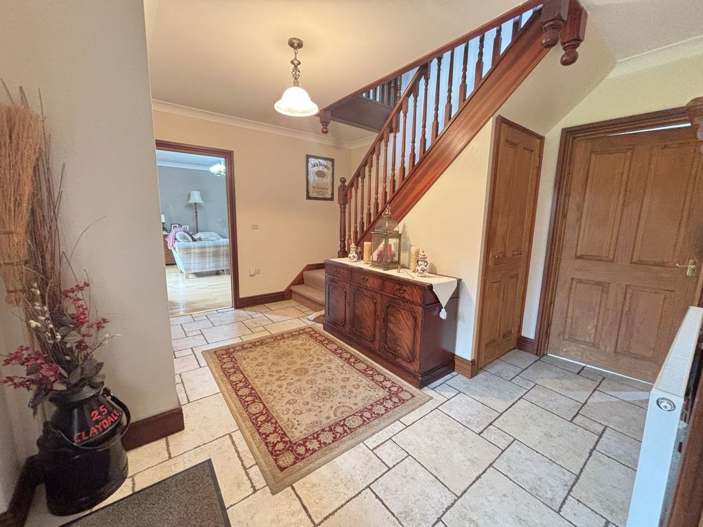 Property photo 3 of 29