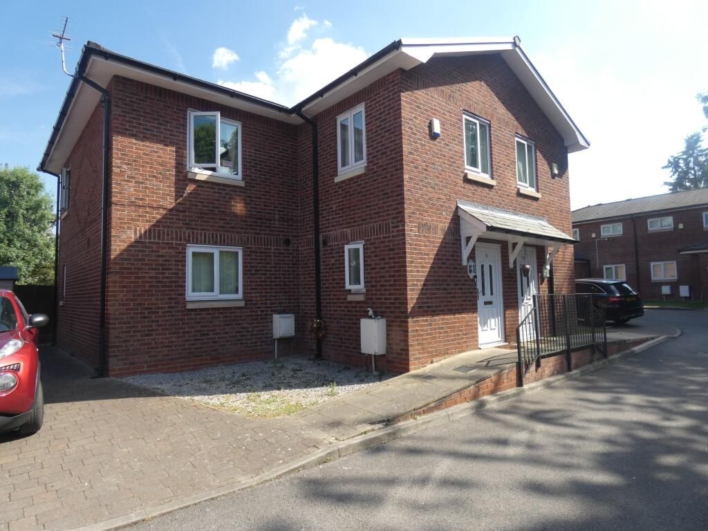 Property photo 1 of 14 A Well-Maintained Modern Brick Semi-Detached House...