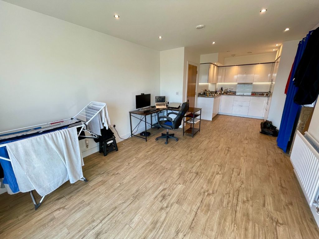 Property photo 3 of 6 3636694