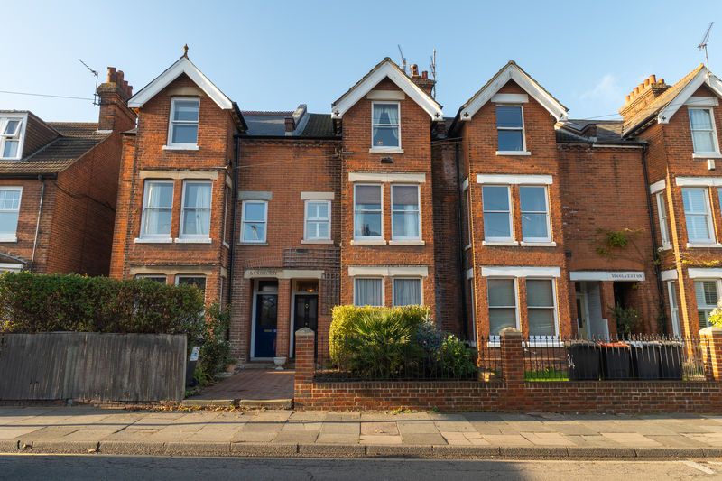 Property photo 1 of 16 Photo 12