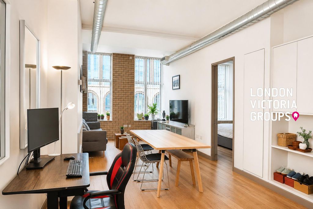 Property photo 3 of 17 1-11800.Jpg