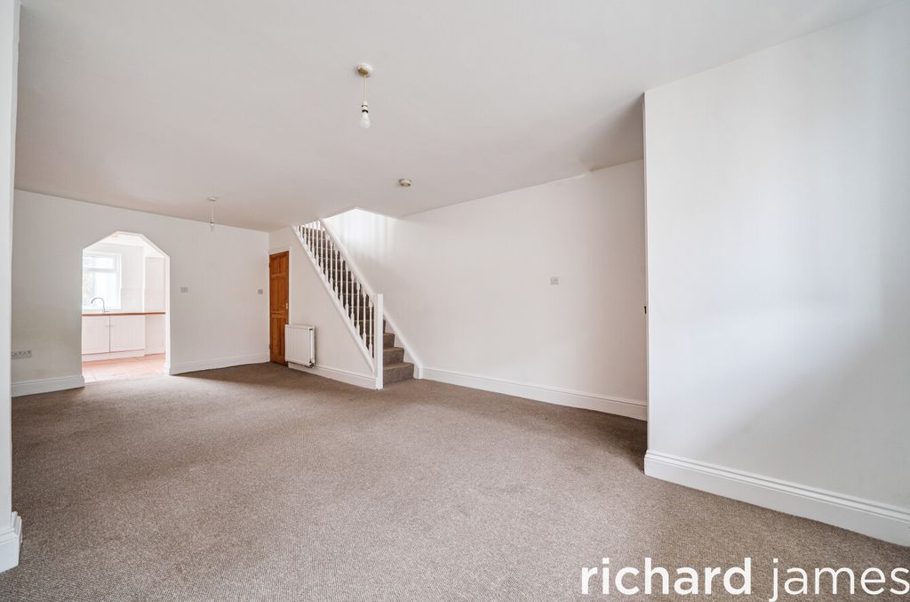 Property photo 3 of 17 4Be8B218941246B6A7379Ed4B55B4507