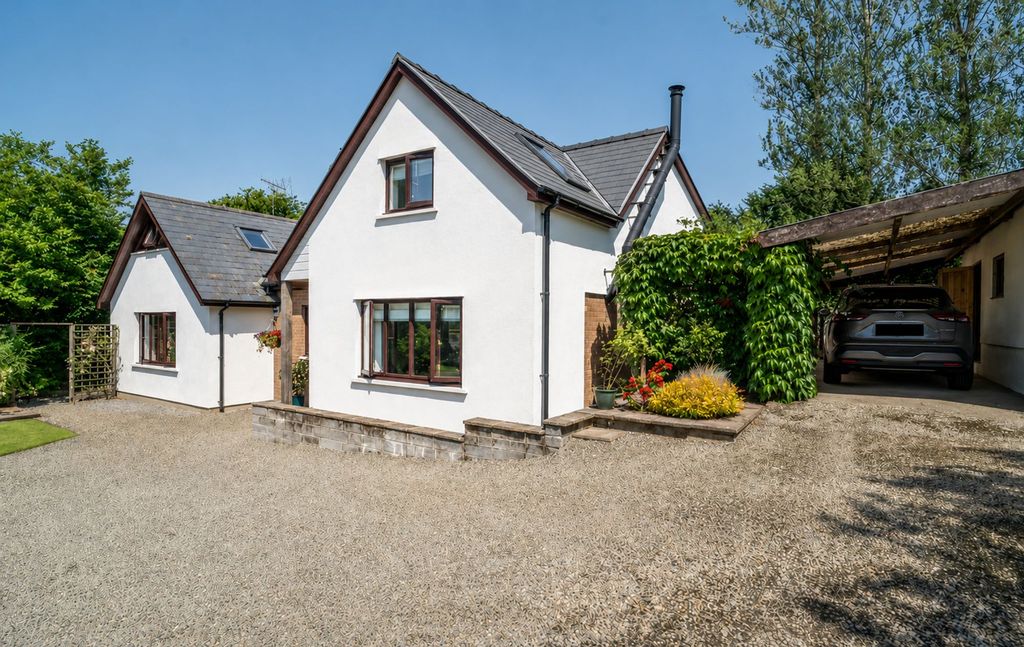 Property photo 2 of 62