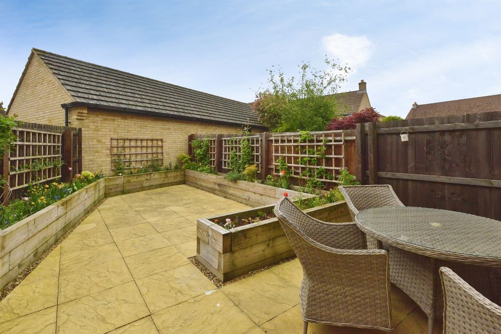 Property photo 2 of 16